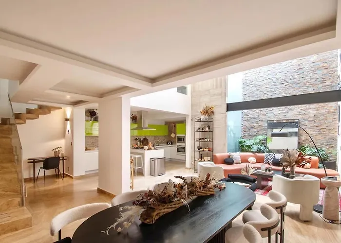 Casa Ha A Soulful 7br W Rooftop, Condesa Сasa de vacaciones *